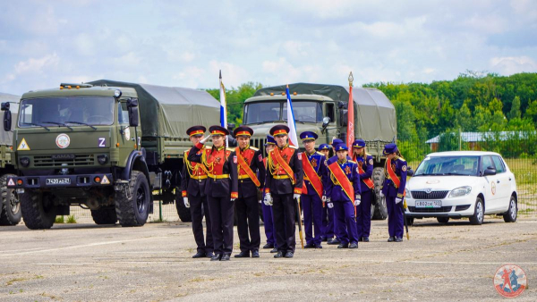 Парад кадетских и казачьих классов